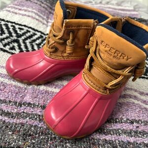 Sperry pink and tan Duckwater Boots